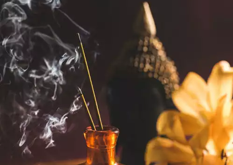 How to meditate with incense and dhoop sticks?